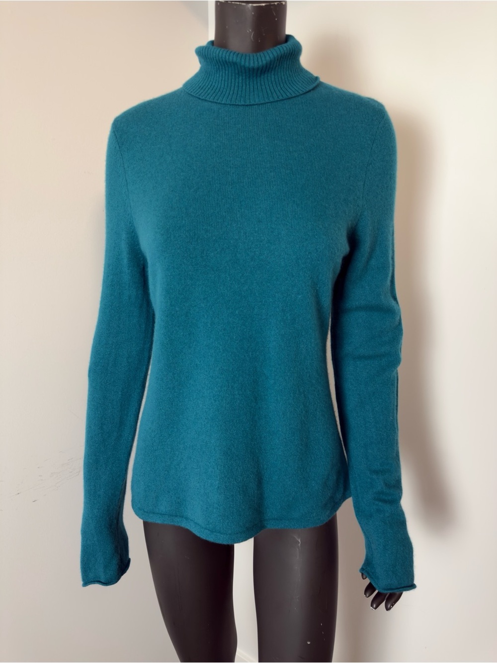 Bloomingdaleβs Cashmere Blend Turtleneck Sweater Teal Large